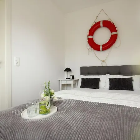 Appartement Ferienglueck 300 M Ostseebad Nienhagen